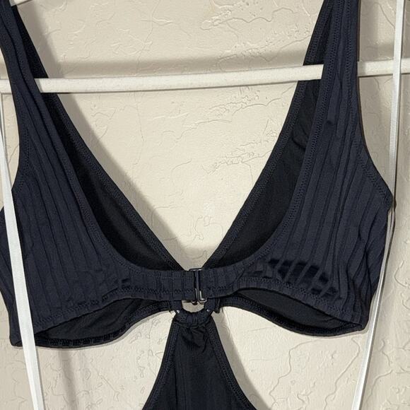 Aerie Wide Rib Cut Out Ring One Piece Swimsuit size medium NWT. - Picture 9 of 9